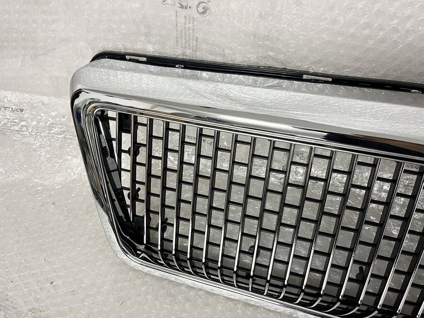 6995043