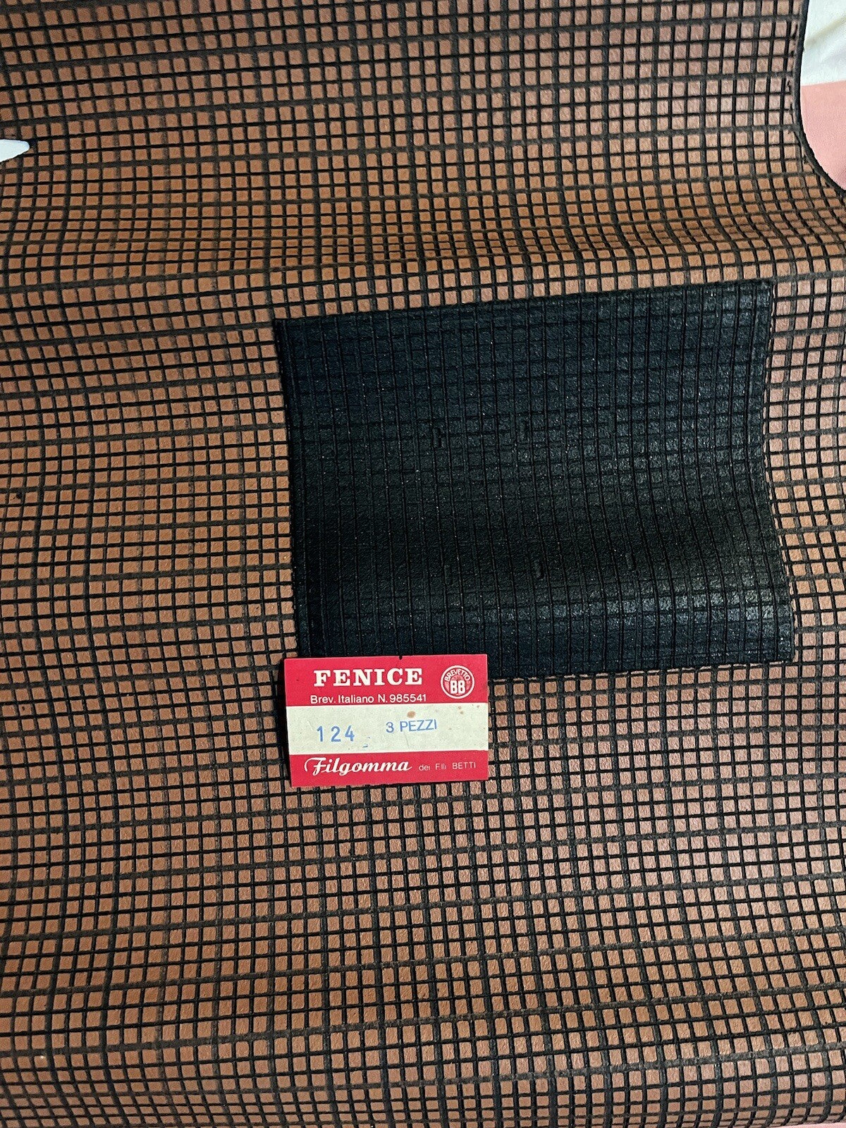 6996051