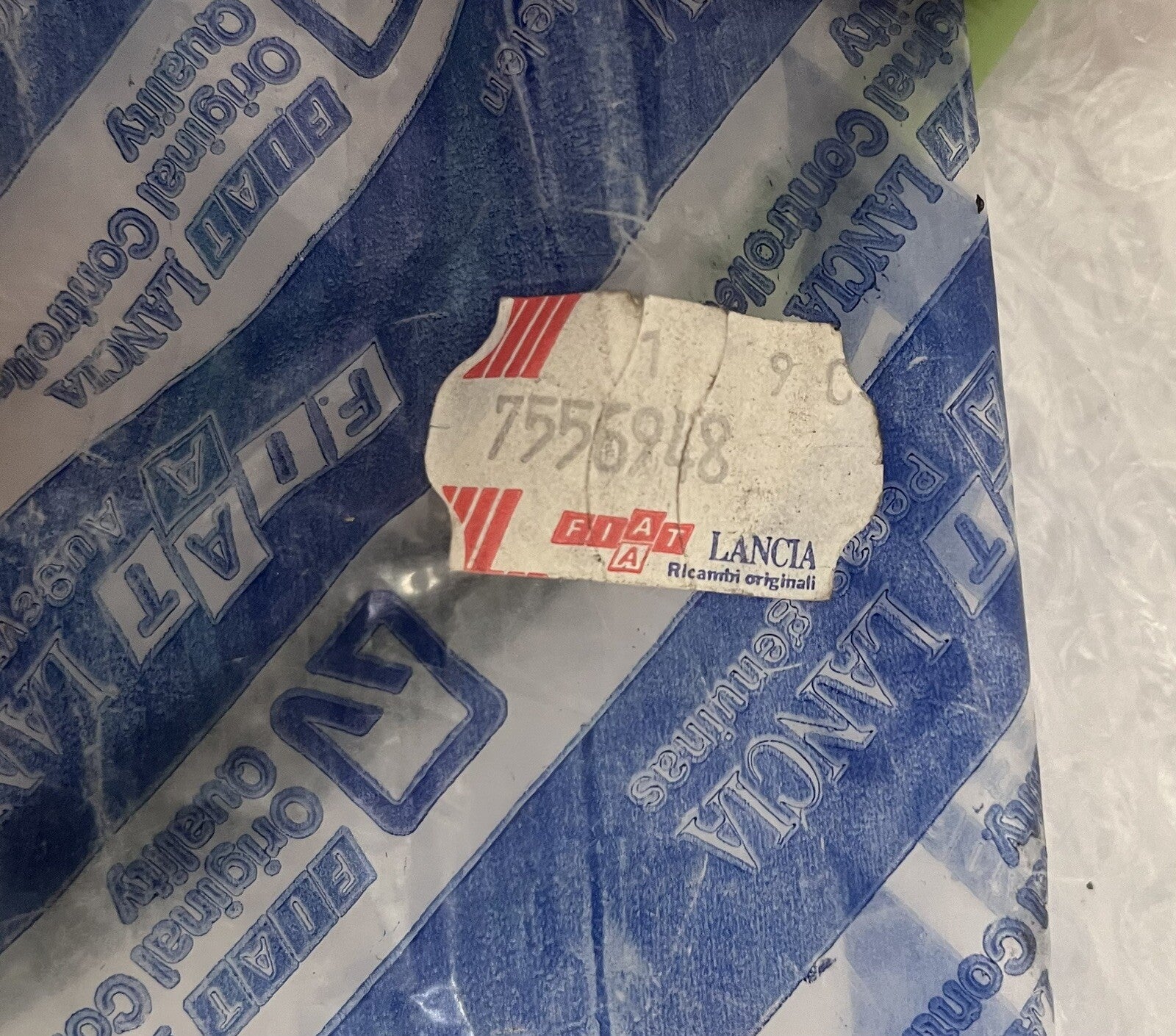 6995549